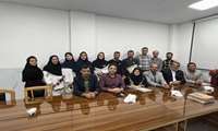 تجلیل میدانی ریاست و تیم مدیریتی بیمارستان امام خمینی (ره) از کارکنان نمونه در روز کارمند