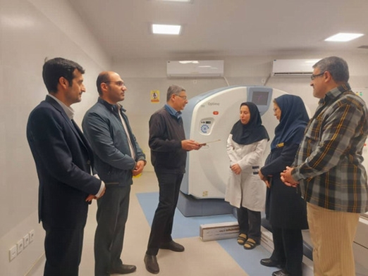 به مناسبت روز جهانی رادیولوژی از کارشناسان پرتلاش رادیولوژی بیمارستان امام خمینی(ره) تقدیر شد